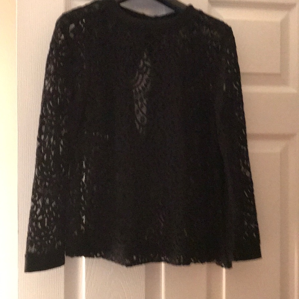 3/4 sleeved lace blouse